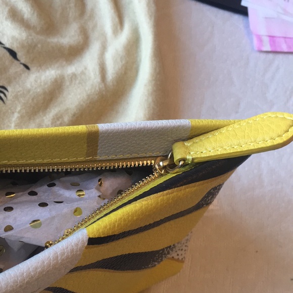 Burberry Prorsum Clutch ~ Daffodil Yellow - Picture 3 of 8